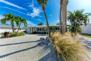 150 Crescent Dr, Anna Maria, FL 34216 - Photo 11