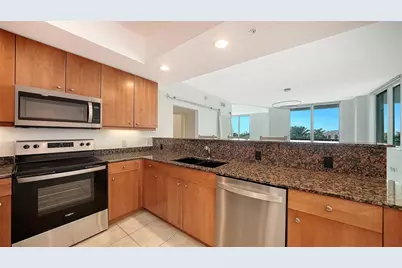 800 N Tamiami Trail #307, Sarasota, FL 34236 - Photo 7