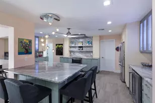 426 N Shore Dr, Sarasota, FL 34234 - Photo 11