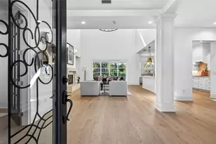 1349 Harbor Dr, Sarasota, FL 34239 - Photo 3