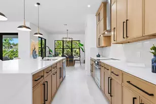 2303 Loma Linda St, Sarasota, FL 34239 - Photo 23