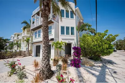 2201 Avenue C, Bradenton Beach, FL 34217 - Photo 65