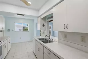 3905 Joyce Dr, Bradenton, FL 34208 - Photo 7