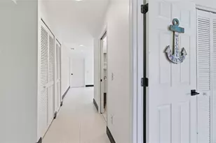 2502 Avenue B, Bradenton Beach, FL 34217 - Photo 43