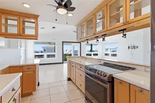 2502 Avenue B, Bradenton Beach, FL 34217 - Photo 23