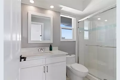 2502 Avenue B, Bradenton Beach, FL 34217 - Photo 49