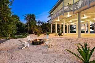 9265 Blind Pass Rd, Sarasota, FL 34242 - Photo 9