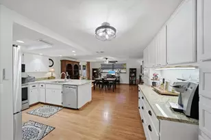 330 Falkland Rd, Venice, FL 34293 - Photo 17