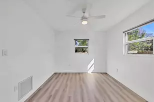 2435 Eugene St, Sarasota, FL 34231 - Photo 25