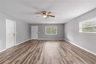 1925 34th Ave E, Bradenton, FL 34208 - Photo 11