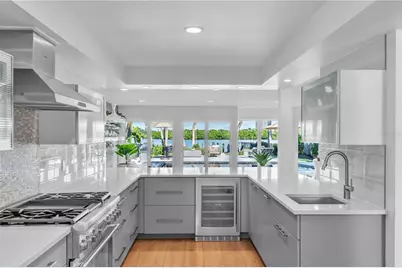 701 Tyler Drive, Sarasota, FL 34236 - Photo 7