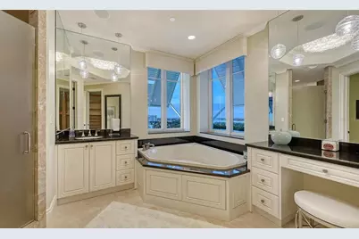 2052 Benjamin Franklin Drive #PH 1102, Sarasota, FL 34236 - Photo 25