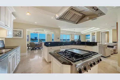 464 Golden Gate Point #304, Sarasota, FL 34236 - Photo 17