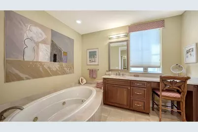 464 Golden Gate Point #304, Sarasota, FL 34236 - Photo 27
