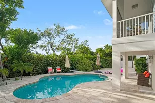 129 Hammock Rd, Anna Maria, FL 34216 - Photo 5