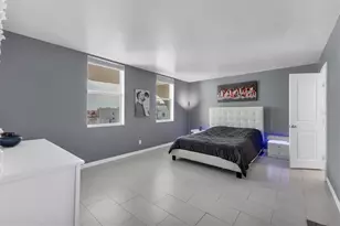 101 S Gulfstream Ave, Sarasota, FL 34236 - Photo 13