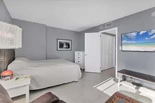 101 S Gulfstream Ave, Sarasota, FL 34236 - Photo 17