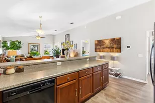 12403 NE 51st Dr, Oxford, FL 34484 - Photo 5