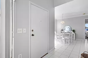 1585 Tarpon Center Dr, Venice, FL 34285 - Photo 13