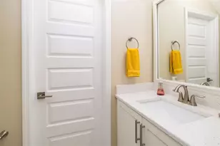 2576 Wood St, Sarasota, FL 34237 - Photo 25