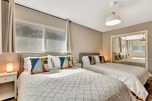 2127 Lee Ln, Sarasota, FL 34231 - Photo 23