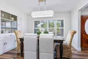 5348 Shadow Lawn Dr, Sarasota, FL 34242 - Photo 9