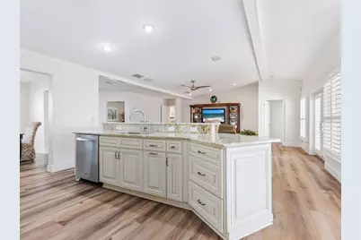 5348 Shadow Lawn Drive, Sarasota, FL 34242 - Photo 11