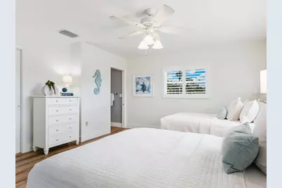 5348 Shadow Lawn Drive, Sarasota, FL 34242 - Photo 19