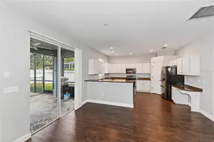 5598 Burnt Branch Cir, Sarasota, FL 34232 - Photo 11
