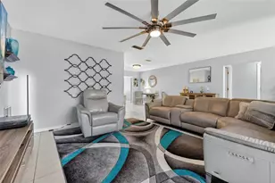 5676 Beneva Woods Cir, Sarasota, FL 34233 - Photo 21