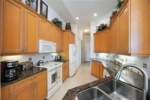 6514 41st Ct E, Sarasota, FL 34243 - Photo 7