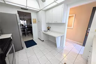 3494 Lake Bayshore Dr, Bradenton, FL 34205 - Photo 5