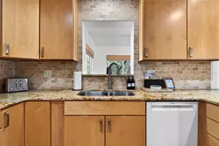 6215 Rodgers Ave, Sarasota, FL 34231 - Photo 17