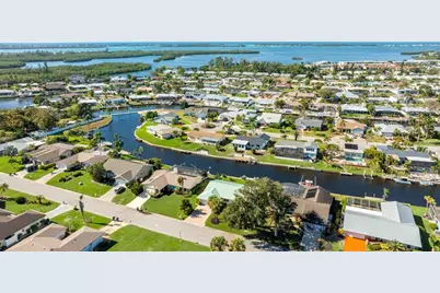 5004 Coral Lake Drive, Bradenton, FL 34210 - Photo 3