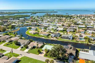 5004 Coral Lake Dr, Bradenton, FL 34210 - Photo 3