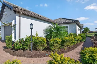 3021 Veneto Court, Lakewood Ranch, FL 34211 - Photo 5