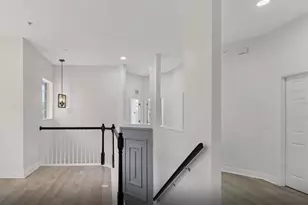 8261 Miramar Way, Lakewood Ranch, FL 34202 - Photo 7