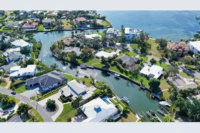 7430 Cove Terrace, Sarasota, FL 34231 - Photo 3