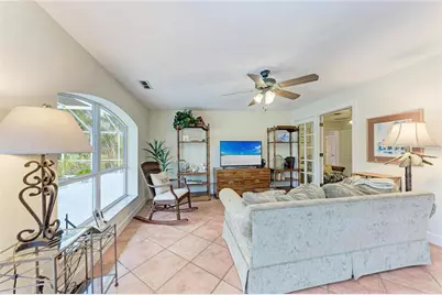 3310 Mineola Drive, Sarasota, FL 34239 - Photo 11