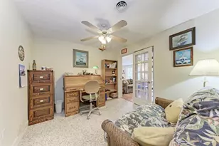 3310 Mineola Dr, Sarasota, FL 34239 - Photo 17