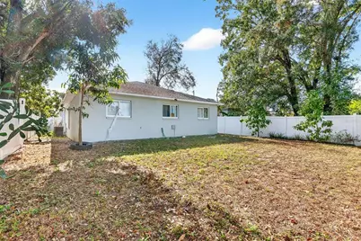 519 29th Avenue W, Bradenton, FL 34205 - Photo 5