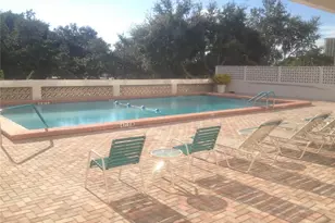 33 S Gulfstream Ave, Sarasota, FL 34236 - Photo 3