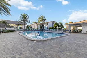 1055 W Peppertree Dr, Sarasota, FL 34242 - Photo 9