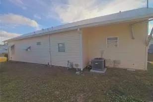 1735 Old Elm St, Sarasota, FL 34234 - Photo 5