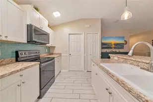 8106 120th Ave E, Parrish, FL 34219 - Photo 7