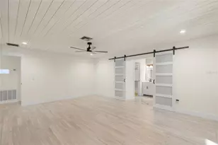 4916 Hidden Oaks Trail, Sarasota, FL 34232 - Photo 11