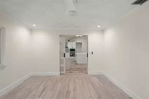 4916 Hidden Oaks Trail, Sarasota, FL 34232 - Photo 29