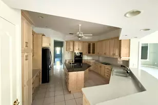 7430 Weeping Willow Dr, Sarasota, FL 34241 - Photo 11