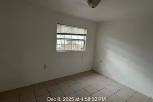 1672 10th St, Sarasota, FL 34236 - Photo 7