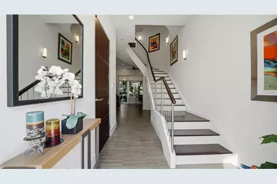 209 Cosmopolitan Court, Sarasota, FL 34236 - Photo 5